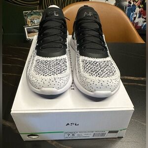 APL Techloom Tracer - BRAND NEW - In Box - 7.5